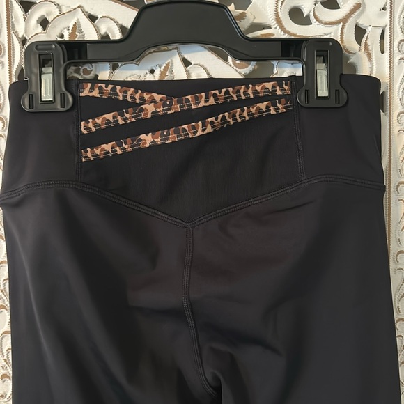 Fabletics Trinity High Waisted Legging with Leopard Detail - Picture 2 of 6